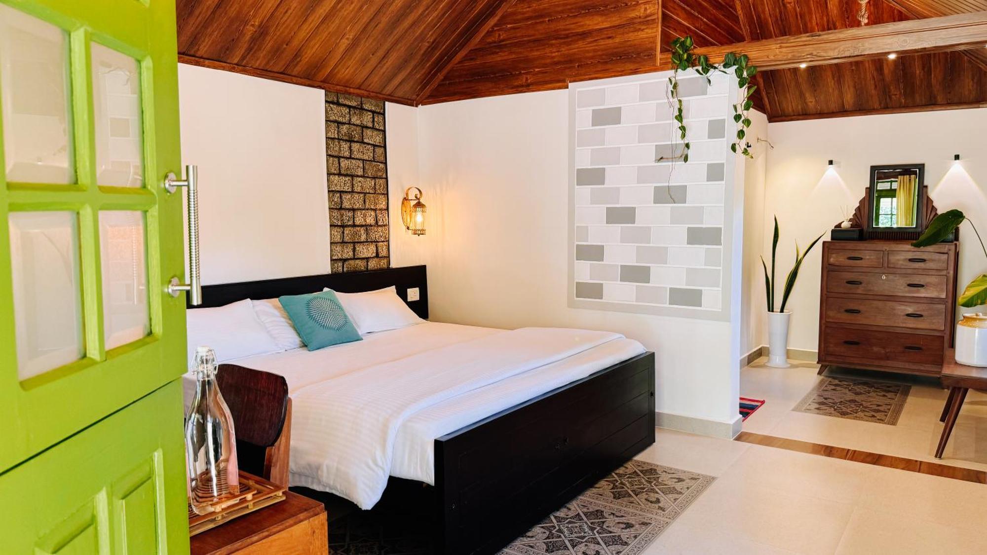 Calm Shack - 2 Bedroom-Boutique Farm Stay Муннар Экстерьер фото