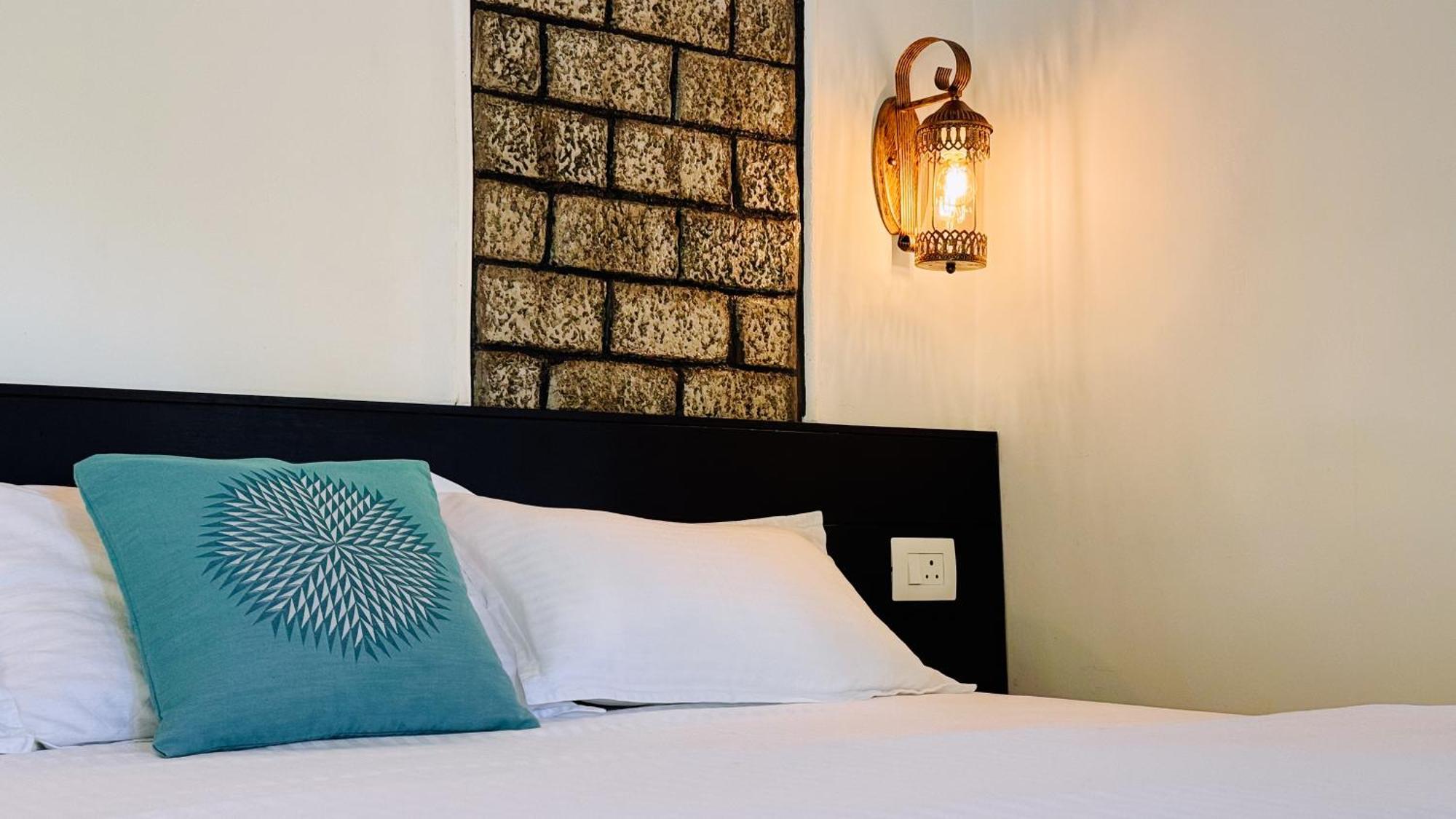 Calm Shack - 2 Bedroom-Boutique Farm Stay Муннар Экстерьер фото
