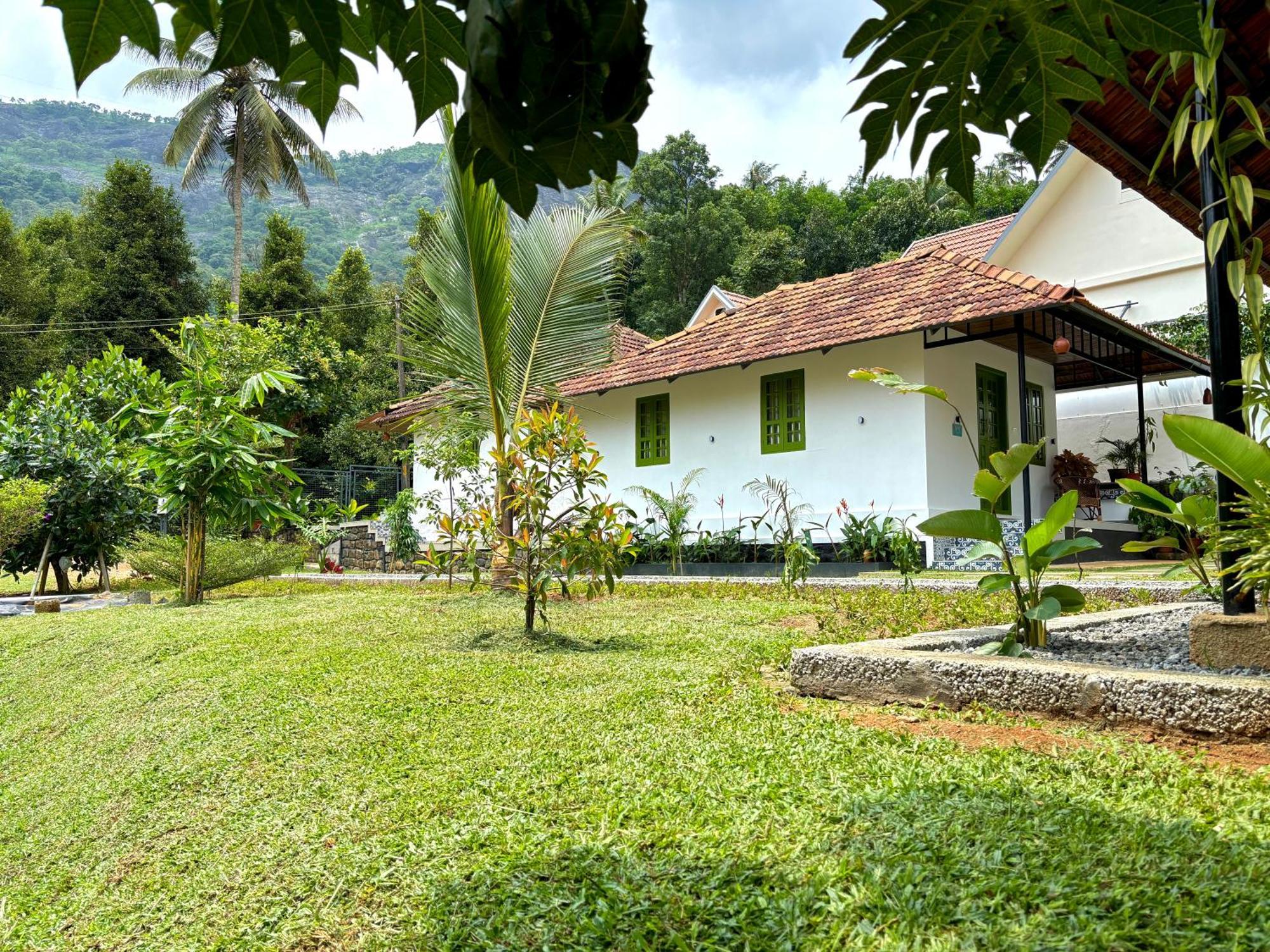 Calm Shack - 2 Bedroom-Boutique Farm Stay Муннар Экстерьер фото
